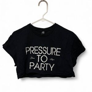 • Next Level Apparel• Black Cropped Tee